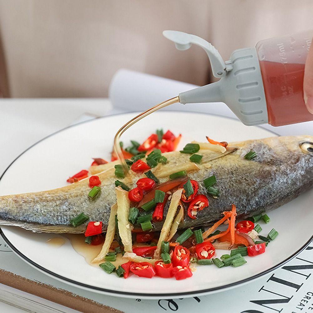 Set 2 Chai Nhựa Đựng Dầu Ăn / Nước Sốt Có Nắp Đậy Tiện Dụng Cho Nhà Bếp