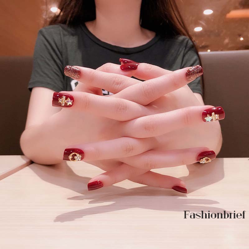 Set 24 Móng Tay Giả Đính Đá Xinh Xắn