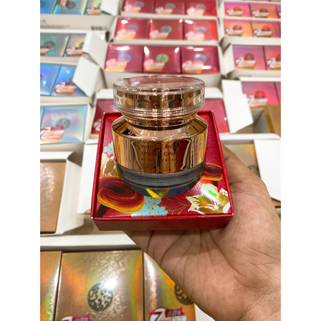 Kem Dưỡng Trắng Da Chiết Xuất Linh Chi &amp; Nhân Sâm HaSi Megami White &amp; Anti-Age Lingzhi Ginseng UV30 15g