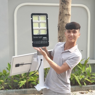ĐÈN NĂNG LƯỢNG MẶT TRỜI BC300W