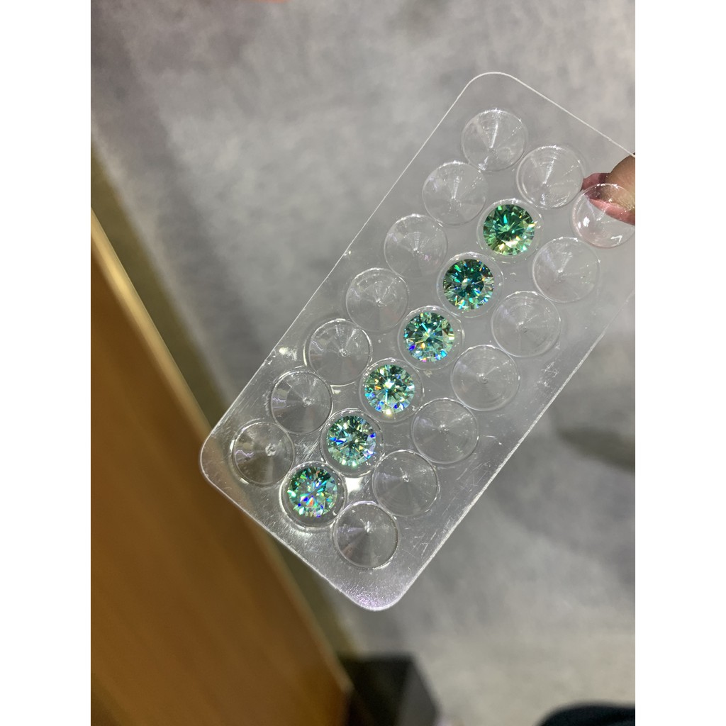 Round 6.5mm Green Moissanite