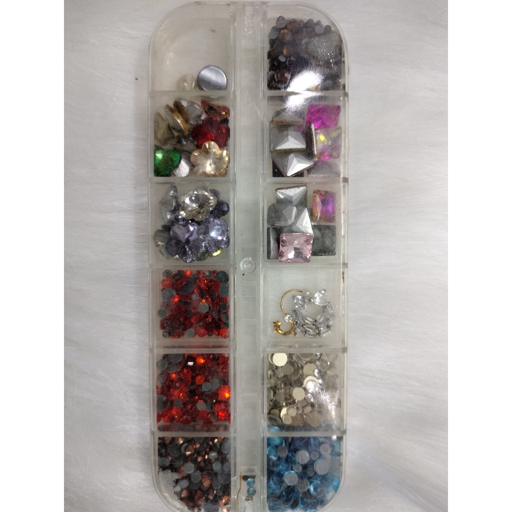 Đá đính móng 12 ô lấp lánh