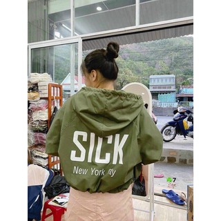 Áo khoác nữ dù chống nắng họa tiết chữ SICK sau lưng Xanh Rêu năng động, trẻ trung, thoáng mát.