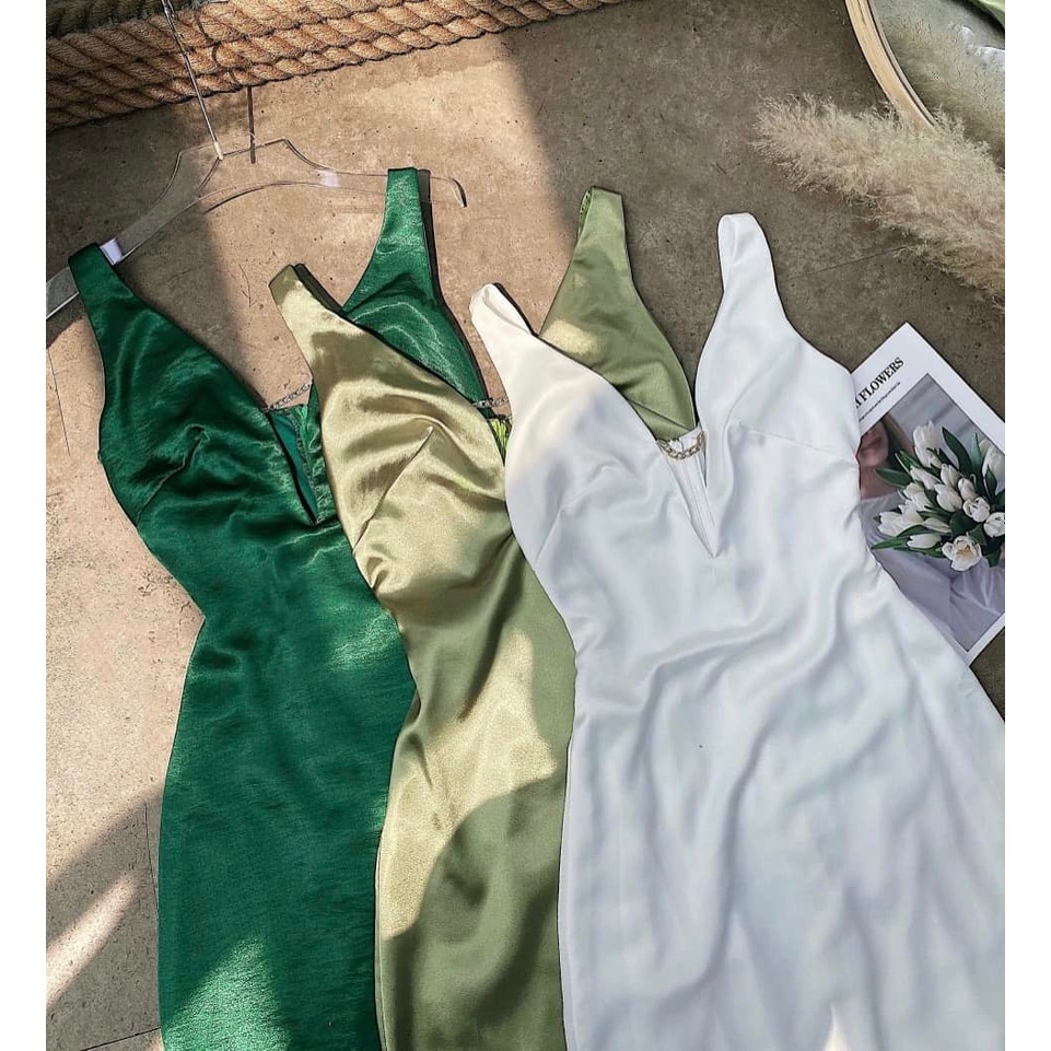 Váy lụa xẻ ngực TKCC 3 màu