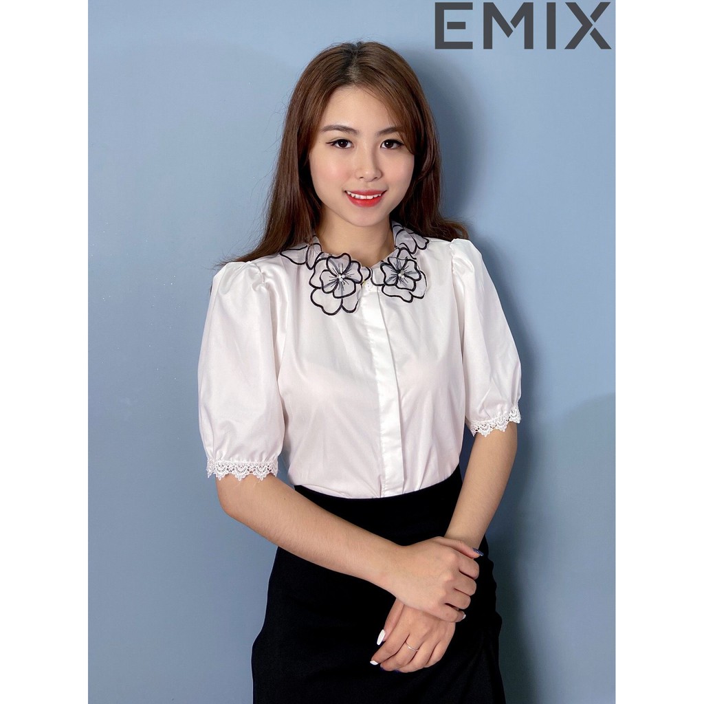 Áo sơ mi công sở hoa hồng đính ngọc EMIX (màu trắng), cổ hoa, dáng dài, thêu, form rộng, vải lụa, mềm mại, không nhăn