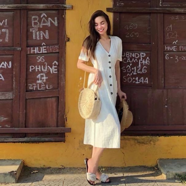 CLIP- Đầm Maxi Cổ V