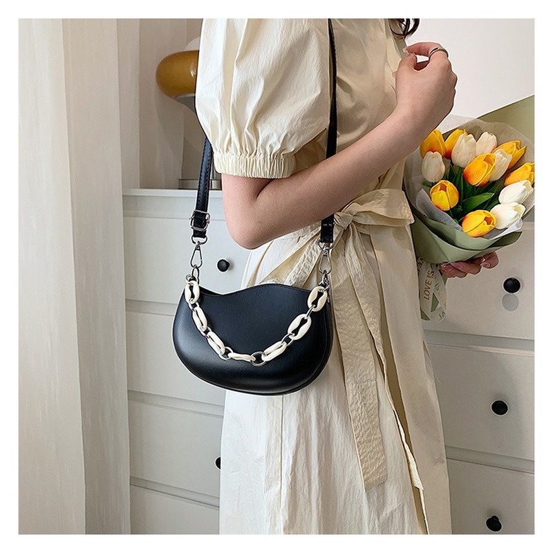 Túi Tròn Đeo Chéo Có Dây Xích NB00274