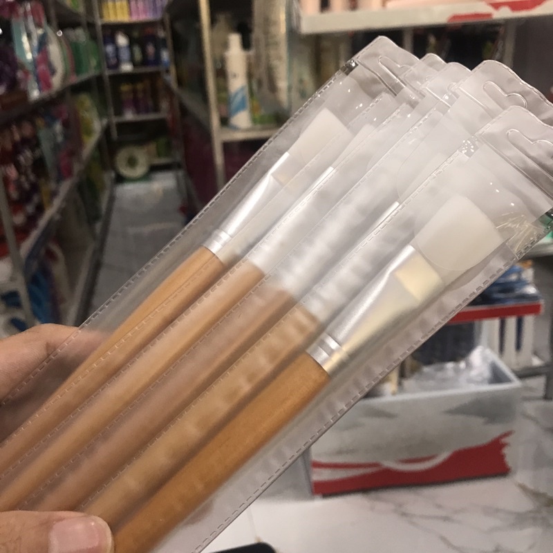 Cọ Cán Gỗ Dùng Đắp Mặt Nạ