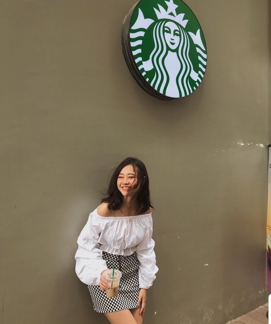 Áo croptop bẹt vai tay nấc đen, trắng