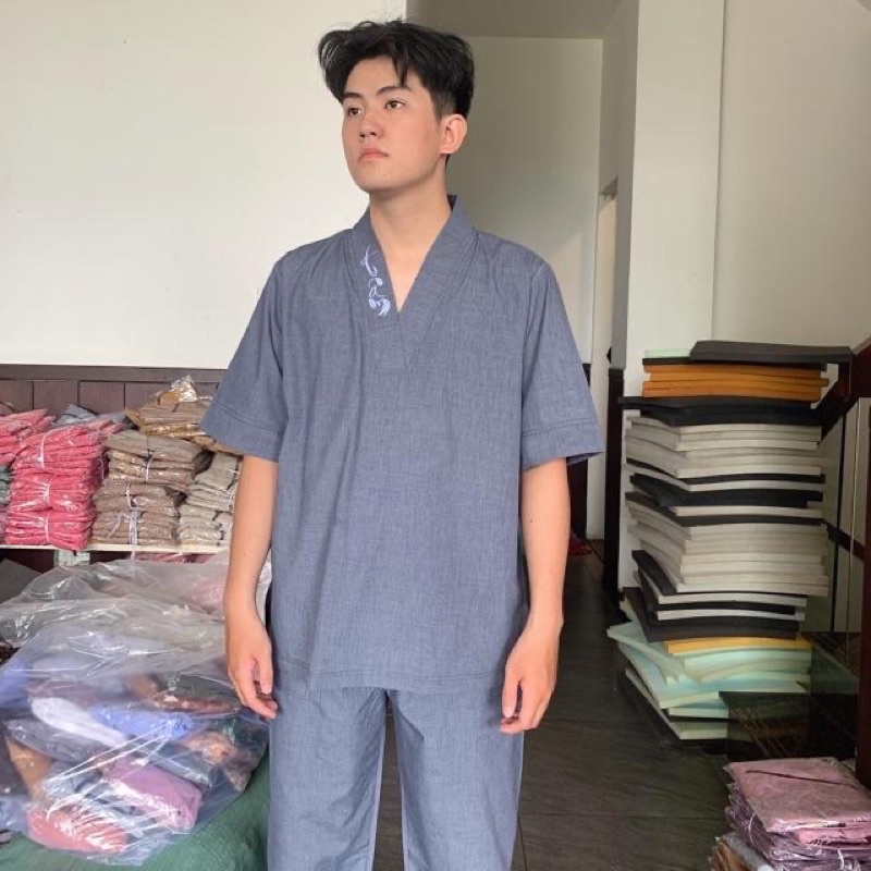 Đồ đi chùa nam-Mẫu cổ V thêu chữ