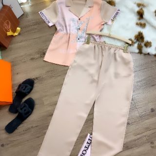Bộ đồ ngủ phối hình lụa siêu sang chảnh