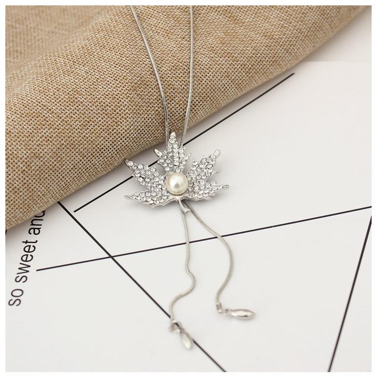 European and American autumn and winter Joker jewelry sweater chain long maple leaf necklace female Korean decorative pendant accessories pendant