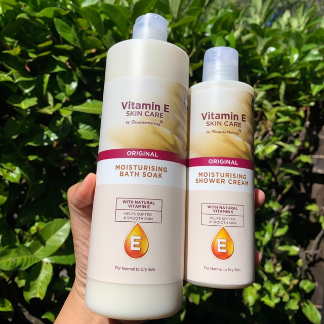 (Nội địa UK) Sữa tắm tăng cường dưỡng ẩm chứa VITAMIN E chống lão hoá toàn thân SKINCARE BY SUPERDRUG