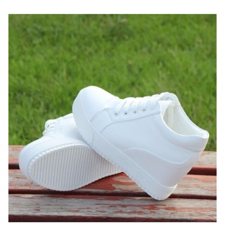 Giày sneaker nữ nâng đế buộc dây HAPU - NDBD1 (Trắng)