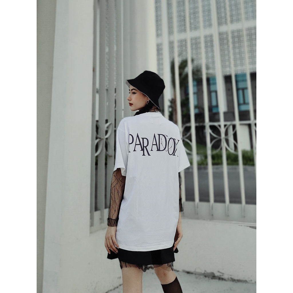 Áo thun form rộng Paradox tay lỡ - Unisex - In hình - SURROUNDED BY LOVE - Màu trắng