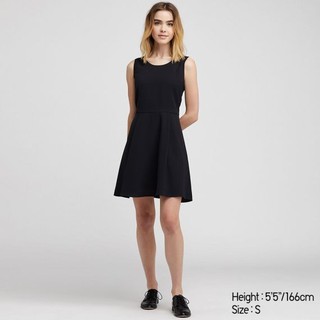 Váy UNIQLO Auth