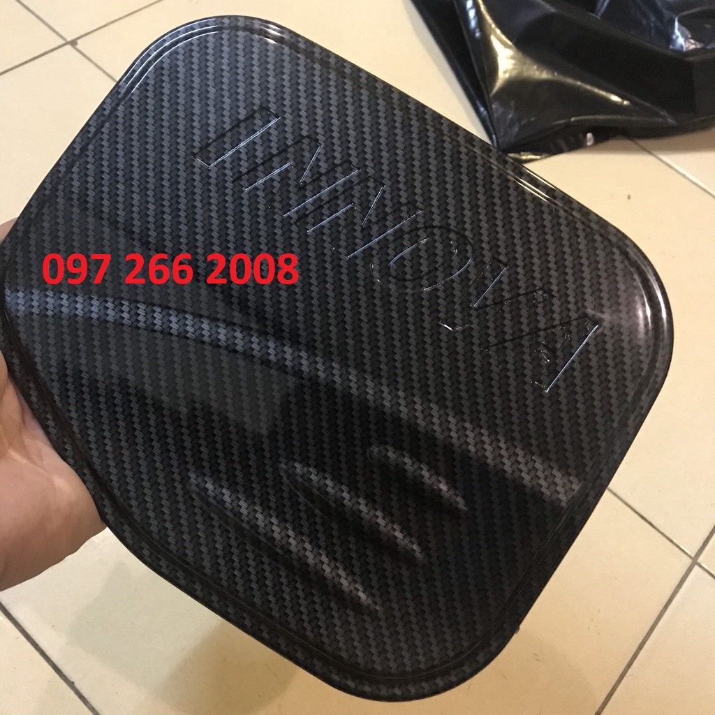 Ốp Nắp Xăng CARBON xe Innova 2017- 2021, 2022, 2023, 2024 vân carbon cao cấp