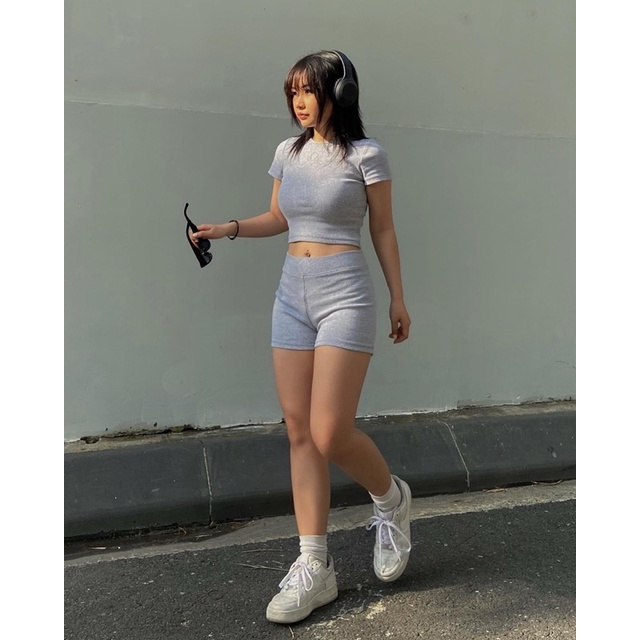 SET ÁO + QUẦN GỒM: croptop nữ tay ngắn dáng ôm và quần biker ngắn ( babie set )