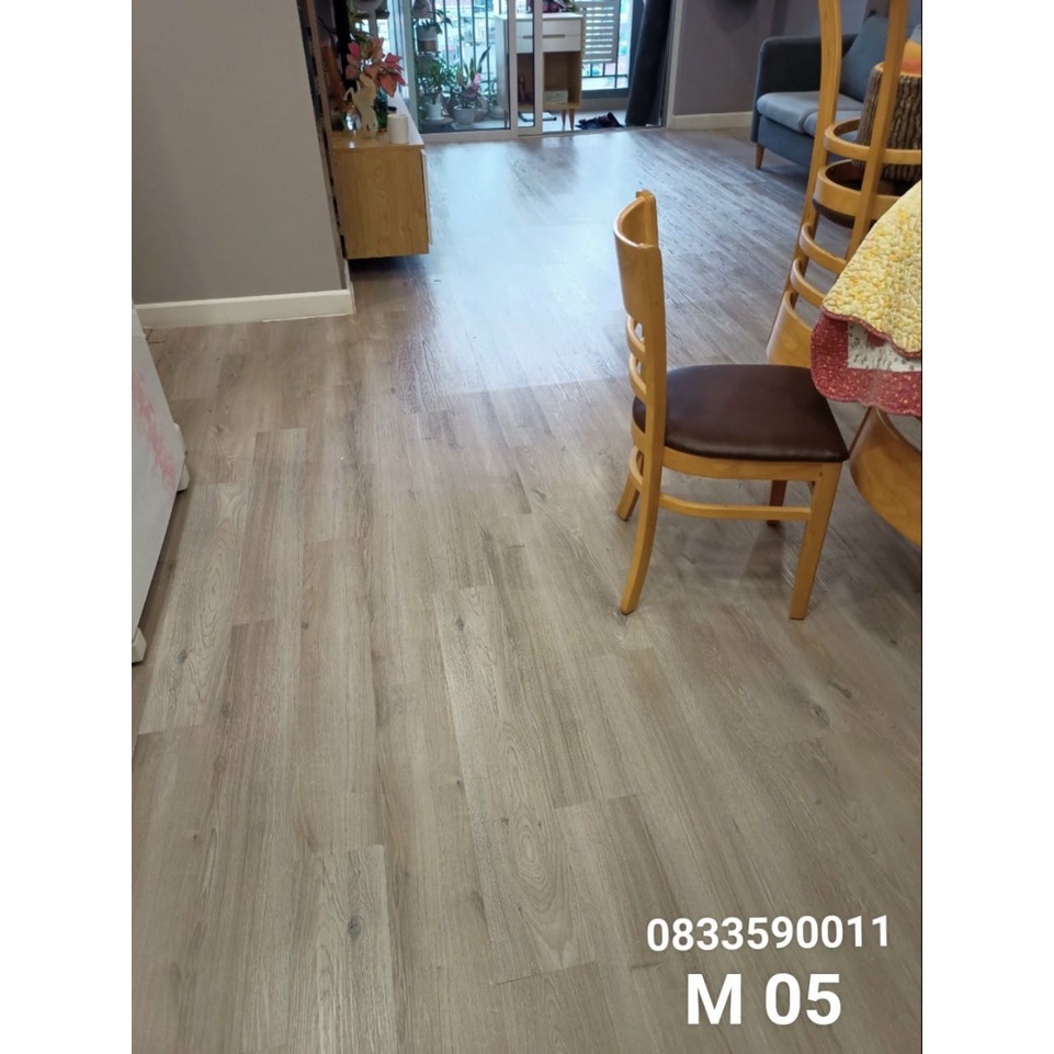 1 mét vuông sàn nhựa dày 2mm có keo sẵn vân gỗ, Nhận thi công