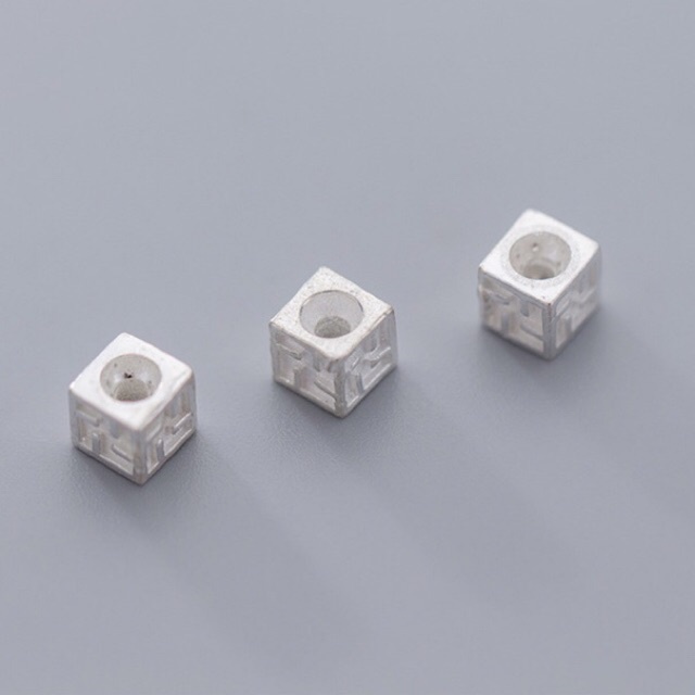 SỈ SIÊU RẺ  Charm bạc khối lập phương khắc chữ Vạn hàng đẹp - Bạc xịn loại 1, PH028