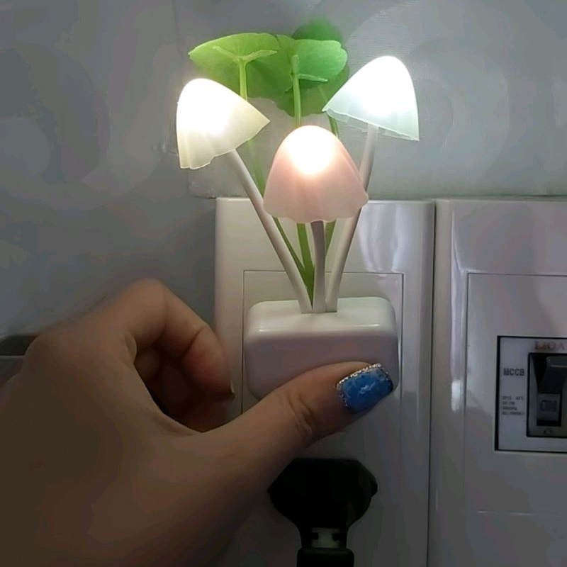 Đèn Ngủ Nấm Cảm Ứng Ánh Sáng Tự Động Bật Tắt  Đổi Màu Thông Minh