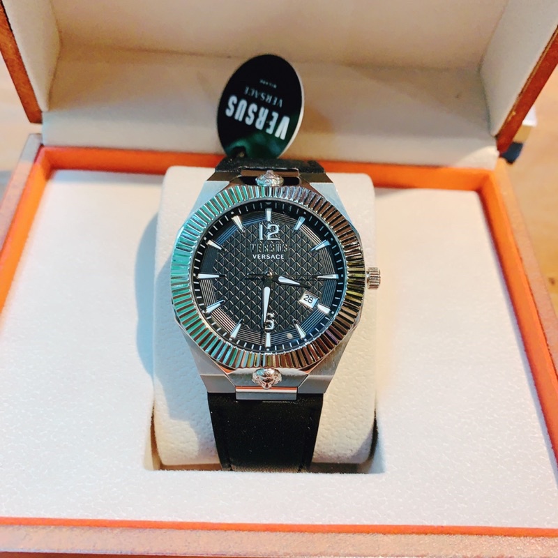 Đồng hồ nam Versus, kích thước 42mm