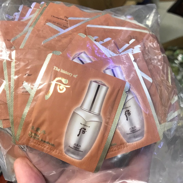 Combo 10 gói kem nền trang điểm che khuyết điểm Cheongidan Radiant Essence Foundation