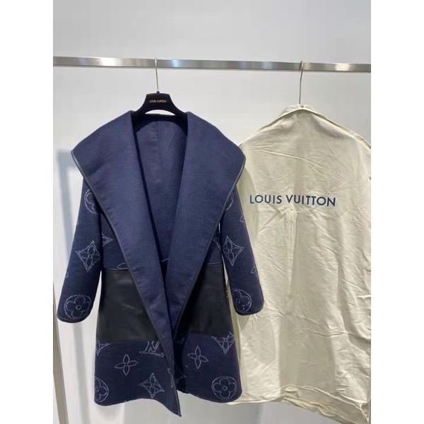 Áo khoác dạ dáng dài có mũ cho nữ thương hiệu Louis Vuitton LV cao cấp