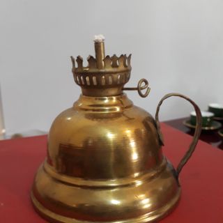 Đèn dầu bằng đồng