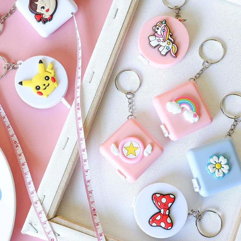 ⭐ iLado ⭐ Thước dây Mềm Mini Thước Dây Đa Năng Đo Chiều Cao dễ dàng mang theo In Họa Tiết Hoạt Hình 1.5m/1.8m Hoạt Hình  Cuộn Rút bấm rút dây tự động chất lượng cao Tiện Lợi đo eo, vòng bụng dễ thương
