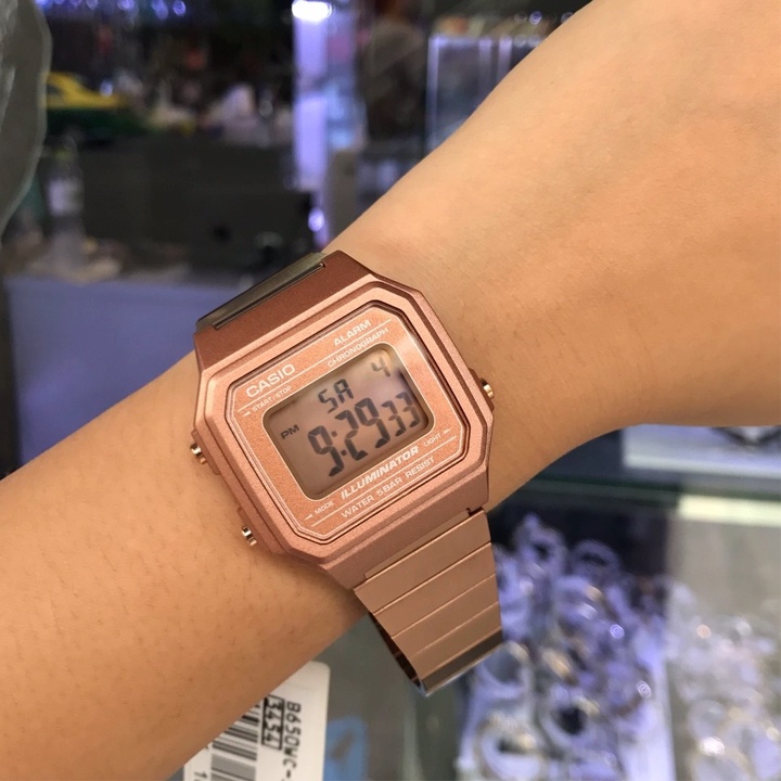 Đồng hồ điện tử Casio nữ đeo tay dây kim loại mặt vuông chống nước B650WC-5ADF chính hãng Fridayshopping