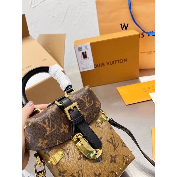 Xịn sò quá luôn nhé các chị em. mẫu mới lv mới về