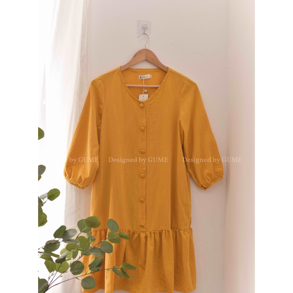 Váy bầu bigsize - Đầm bầu thiết kế GuMe màu Vàng Đũi Cúc Bọc Đuôi Cá phối cổ sen trắng size từ 40-100kg  MB261- ảnh thật