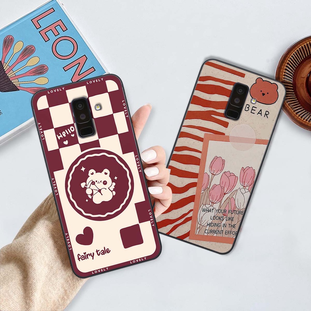 Ốp Samsung J8 gấu Bear rick caro vuông thời trang siêu đẹp