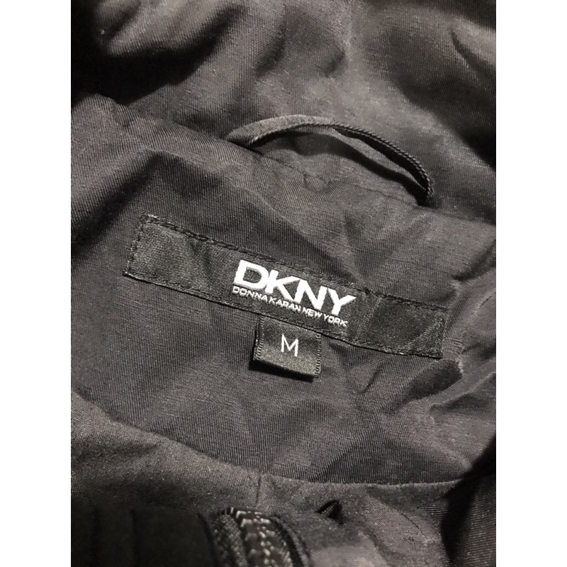 Coat Jacket DKNY chính hãng màu đen size M đã sử dụng.