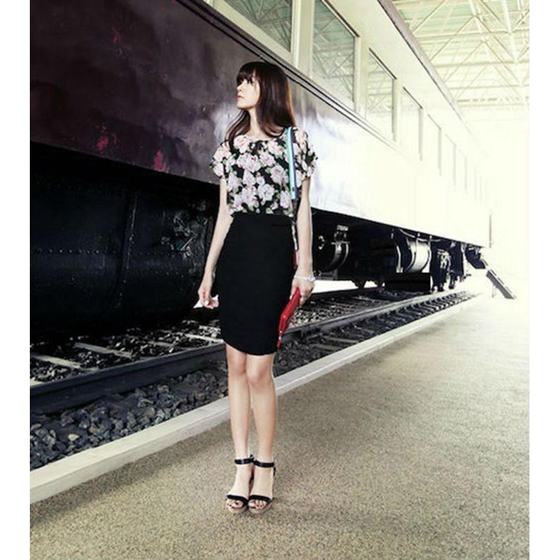 chân váy ôm sẽ tà sau kèm túi trước dài chạm gối | BigBuy360 - bigbuy360.vn