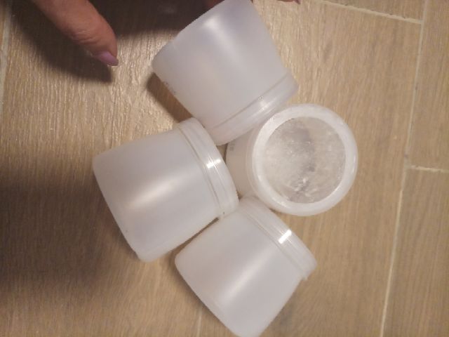 3 hộp nhựa nắp xoáy