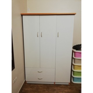 Tủ Nhựa Đài Loan 2 ngăn 3 cánh Bích Ngọc. cao 1m85 rộng 1m25 sâu 50