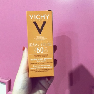 Chống nắng Vichy