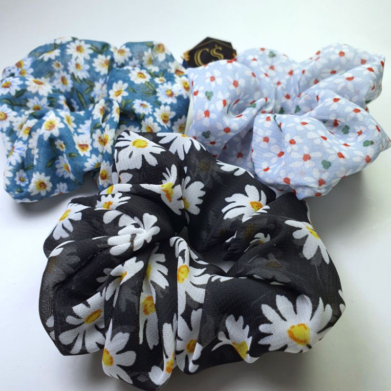 Crunchies - Cột tóc vải bản to hoa cúc - Clear Sky