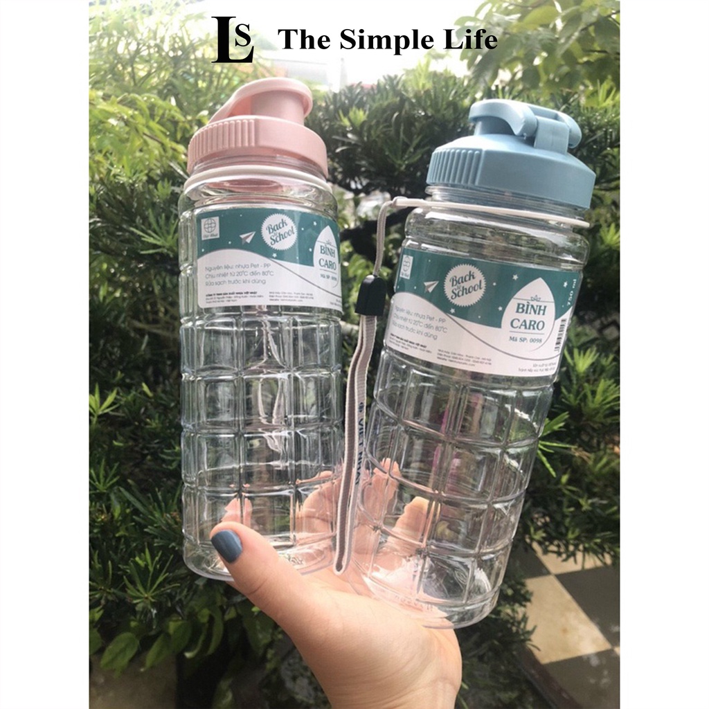 Bình nước caro học sinh, bình đựng nước caro trong suốt dung tích 750ml thể thao có quai dù xách tiện lợi [CHÍNH HÃNG]