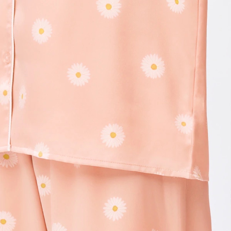 Bộ quần áo dài pyjama nữ in hình hoa cúc xinh xắn  của GU - Nhật Bản