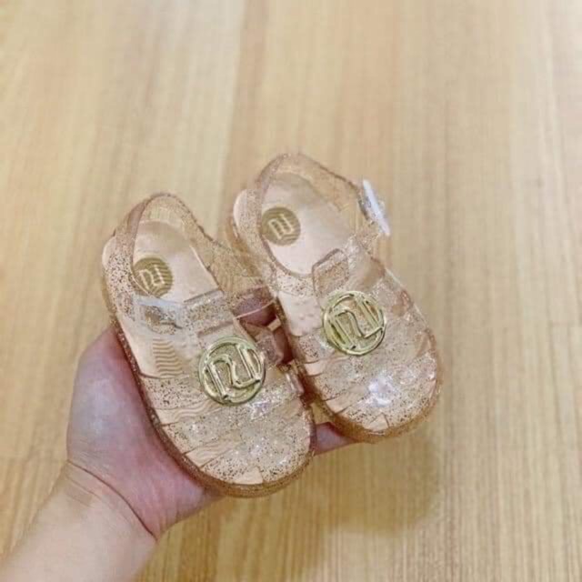 Thao Nguyen - size uk8