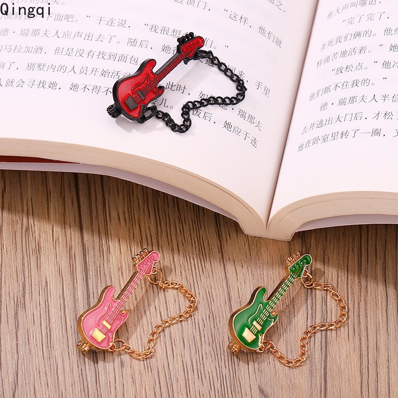 Ghim cài áo Miss Zoe hình đàn guitar hoạt hình vui nhộn cho bé