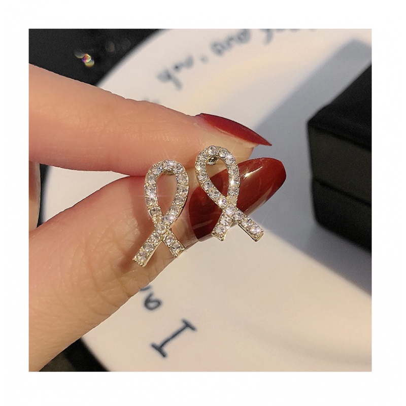 Bông Tai Hình Chữ Thập Đính Kim Cương Nhỏ Và Đơn Giản Cá Tính Dành Cho Nữ