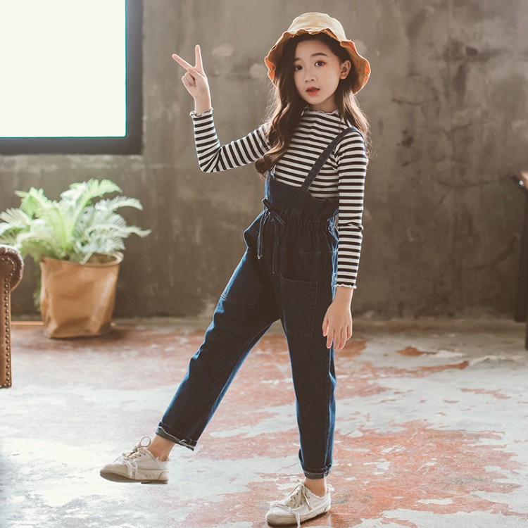 Set of fashionable t-shirts and overalls for girls