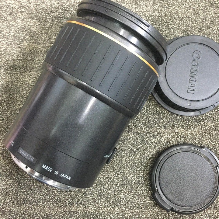 Ống kính tamron 90f2.8 macro dùng cho máy ảnh Canon crop lẫn FF
