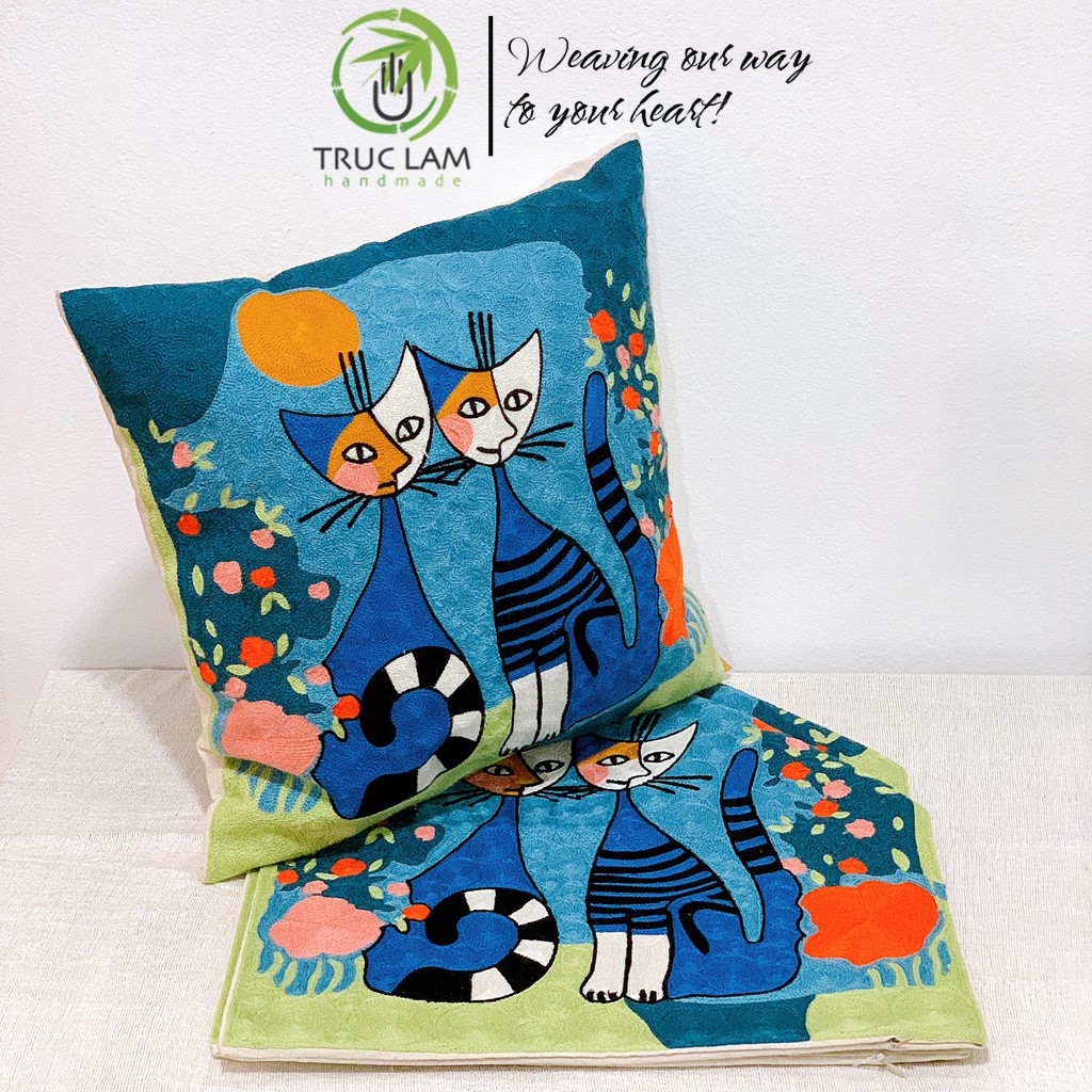Gối/Vỏ Gối Vuông Tựa Lưng Sofa (45x45) Trang Trí Phòng Vải Linen Thêu Thủ Công Hình 2 Chú Mèo - Trúc Lâm Handmade