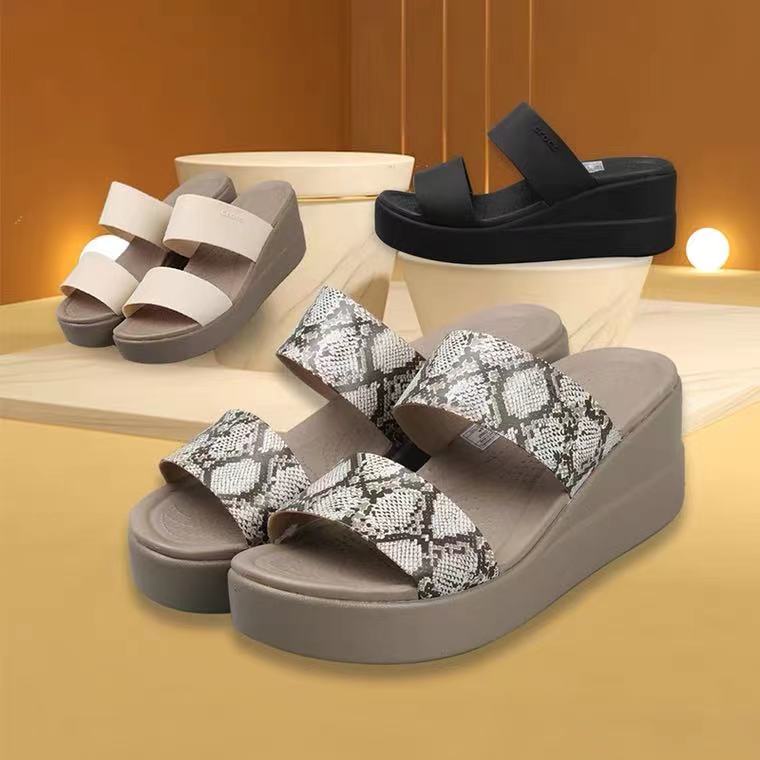 Crocs women's beach sandals and slippers206219