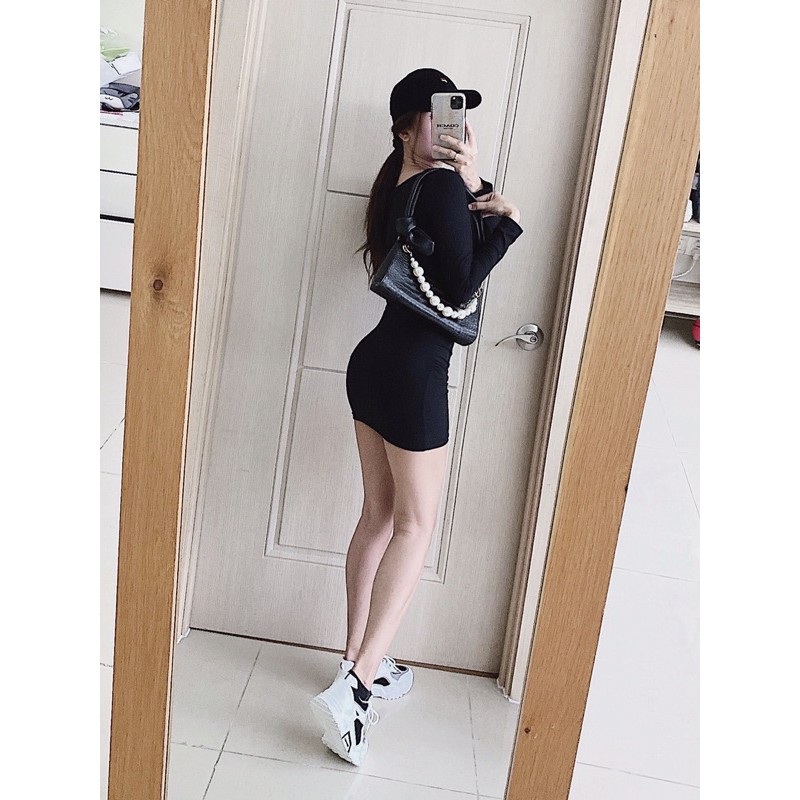 Đầm tay dài 4 nút hở eo Yoona